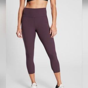 Athleta Ultimate Dobby Mesh Capri Size XXS